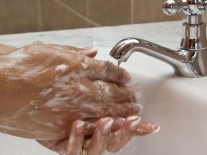 Neem de tijd om je handen te wassen en gebruik milde handreiniger