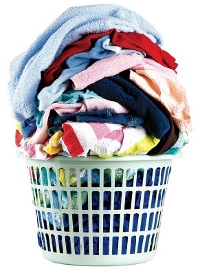 afbeelding volle wasmand